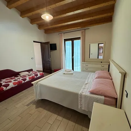 Lantgård Antico Borgo Rinaldi *